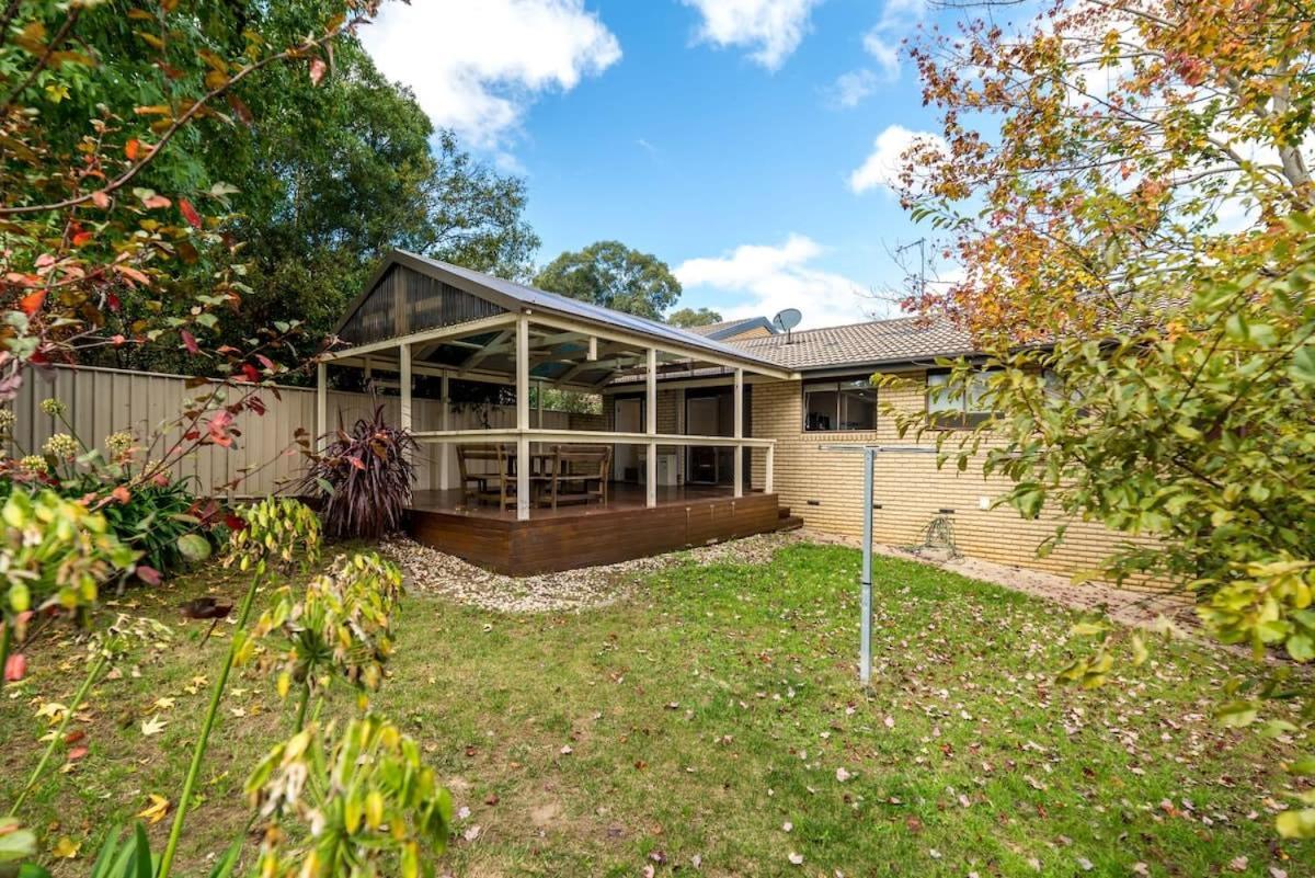Spacious And Restful Holiday Home With Backyard Weetangerra Bagian luar foto